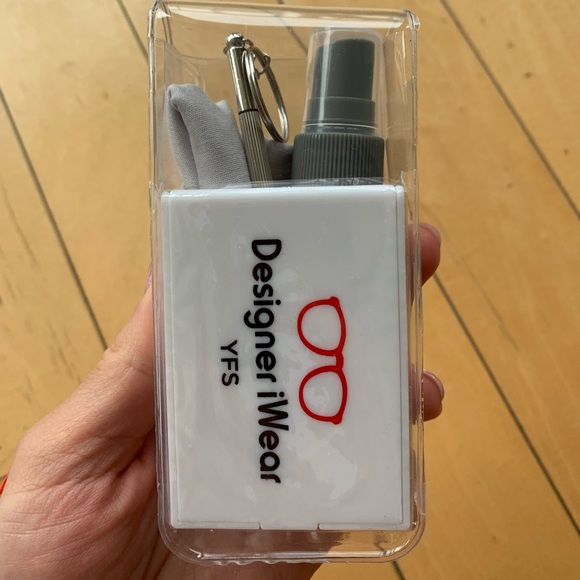 designer iwear Accessories - Designer eyewear kit